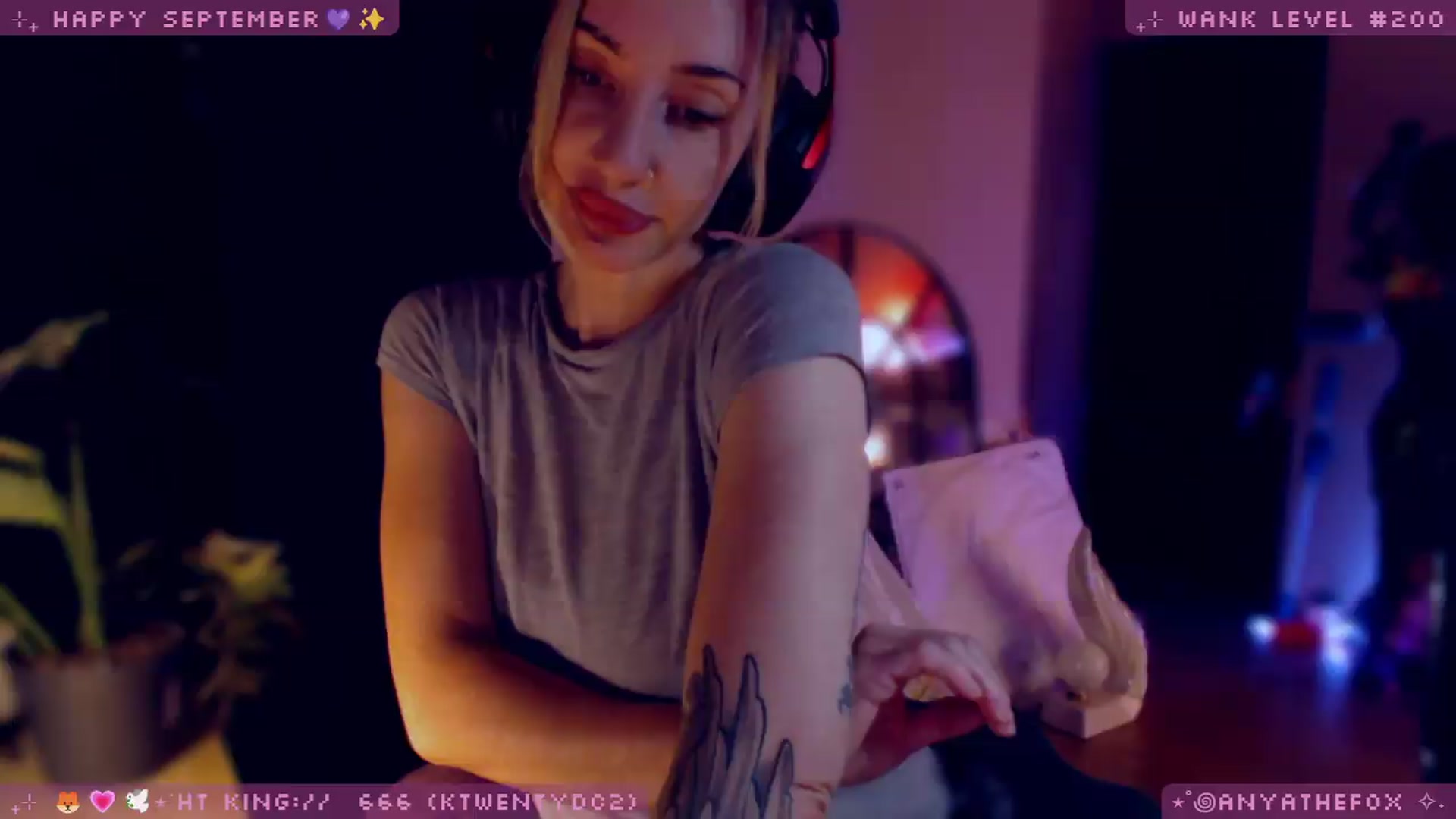 Gallery image thumbnail from LoveDove's myfreecams stream on, 09/19/2026, 07:50 image 14 of 20