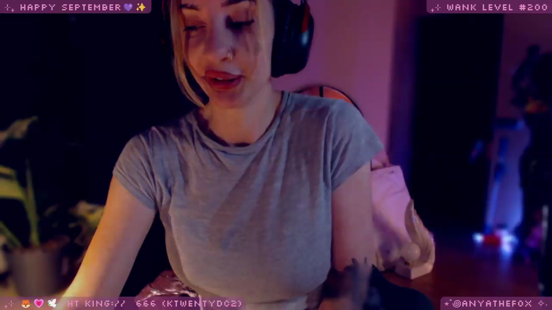 Gallery image thumbnail from LoveDove's myfreecams stream on, 09/19/2026, 07:50 image 8 of 20