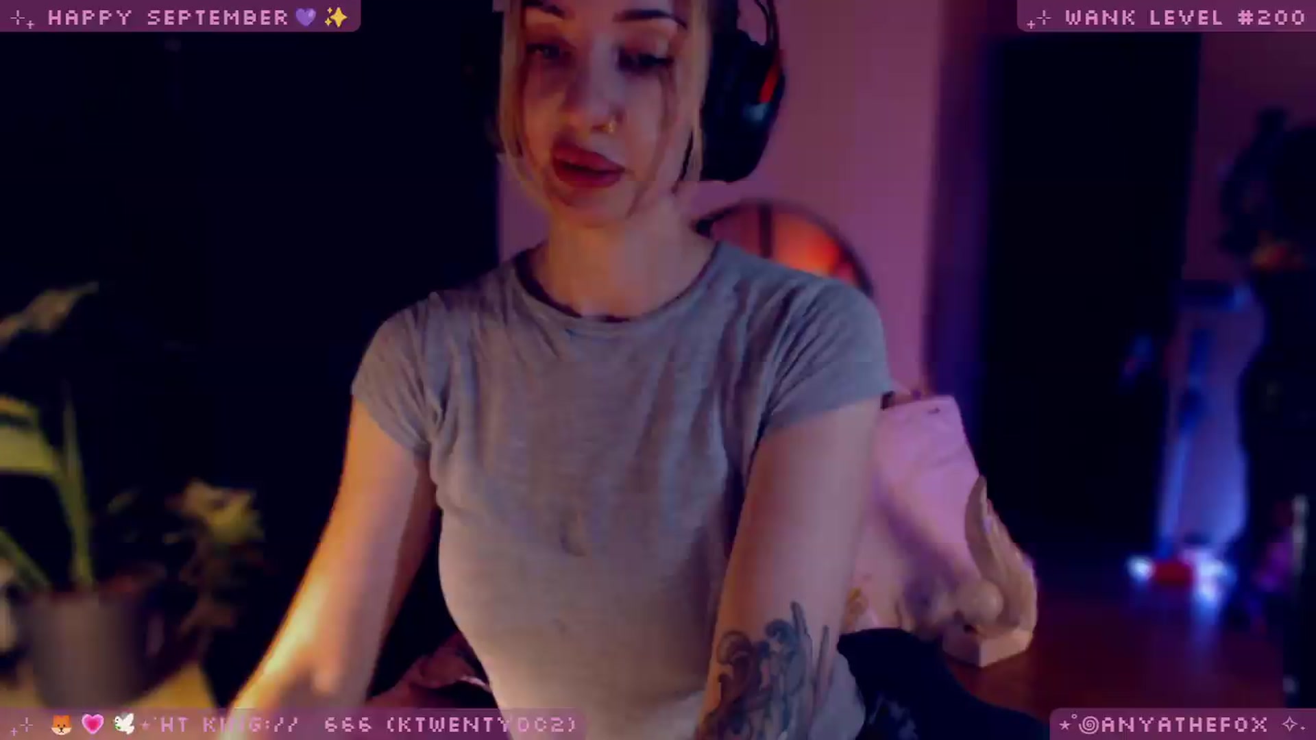 Gallery image thumbnail from LoveDove's myfreecams stream on, 09/19/2026, 07:50 image 15 of 20