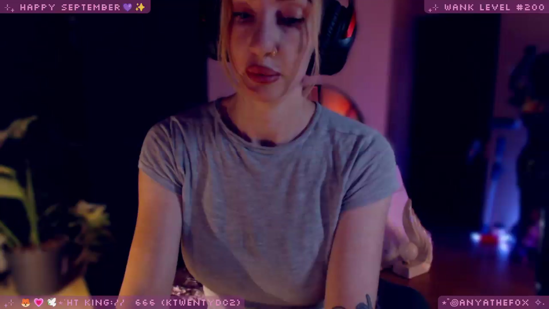Gallery image thumbnail from LoveDove's myfreecams stream on, 09/19/2026, 07:50 image 7 of 20