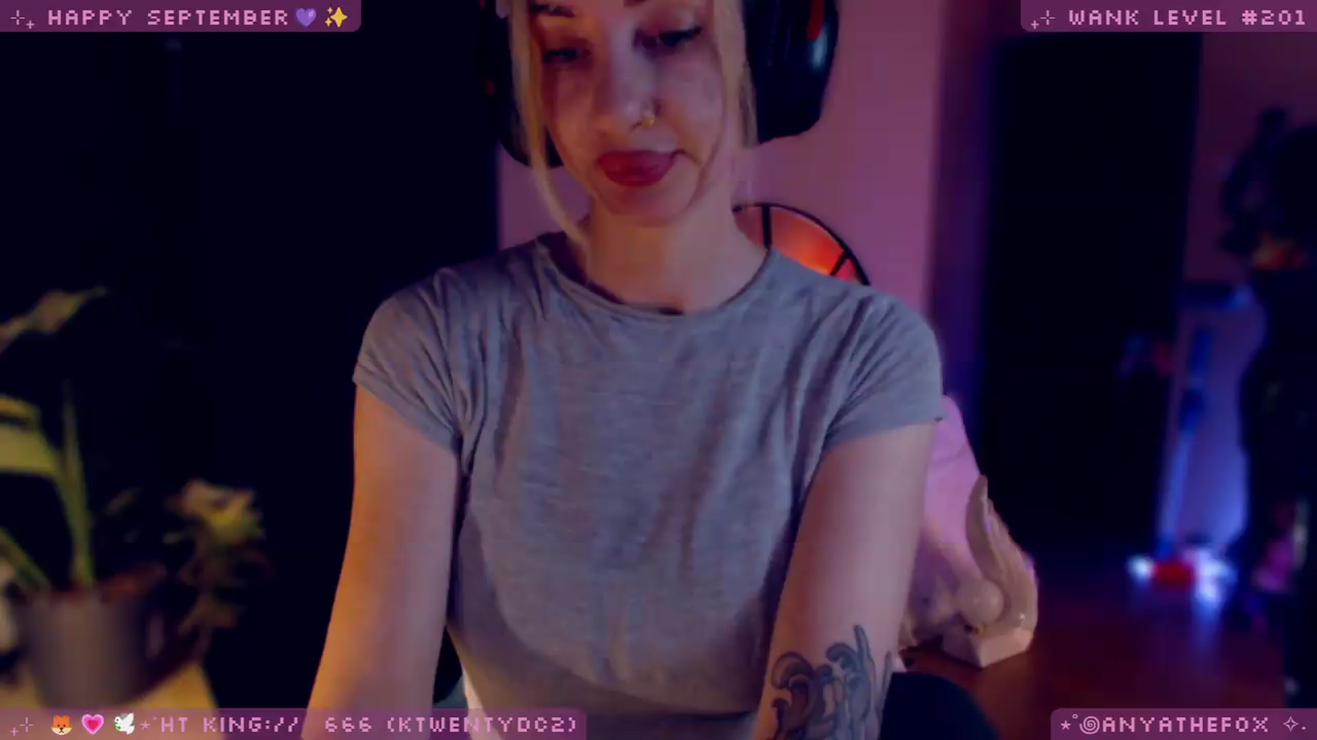 Gallery image thumbnail from LoveDove's myfreecams stream on, 09/19/2026, 08:39 image 2 of 20