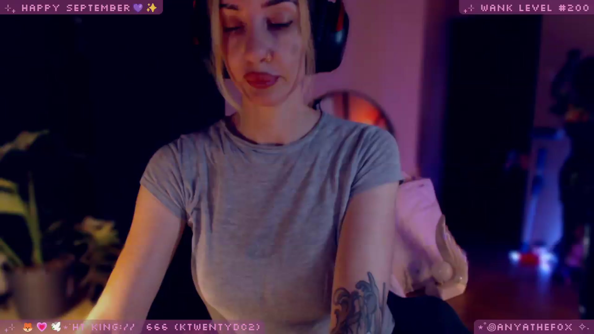 Gallery image thumbnail from LoveDove's myfreecams stream on, 09/19/2026, 08:39 image 3 of 20