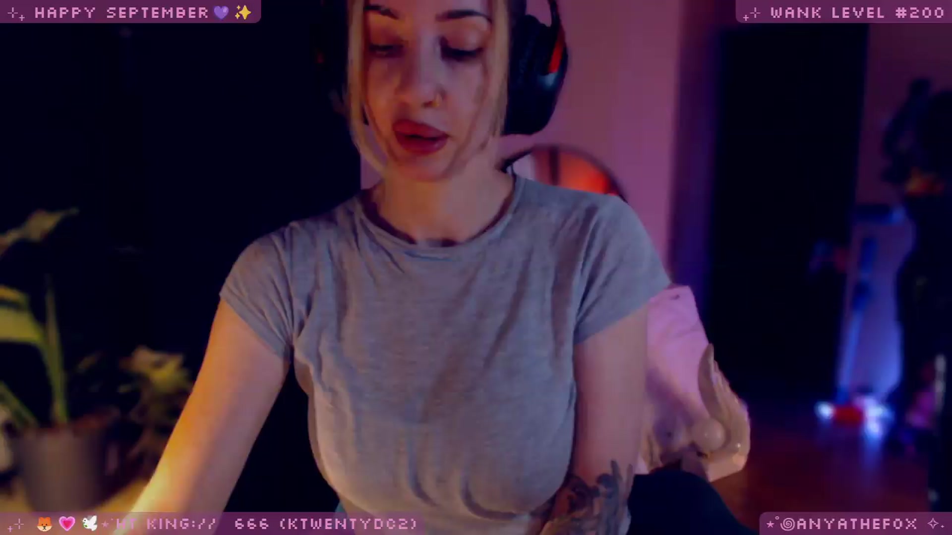 Gallery image thumbnail from LoveDove's myfreecams stream on, 09/19/2026, 08:39 image 4 of 20