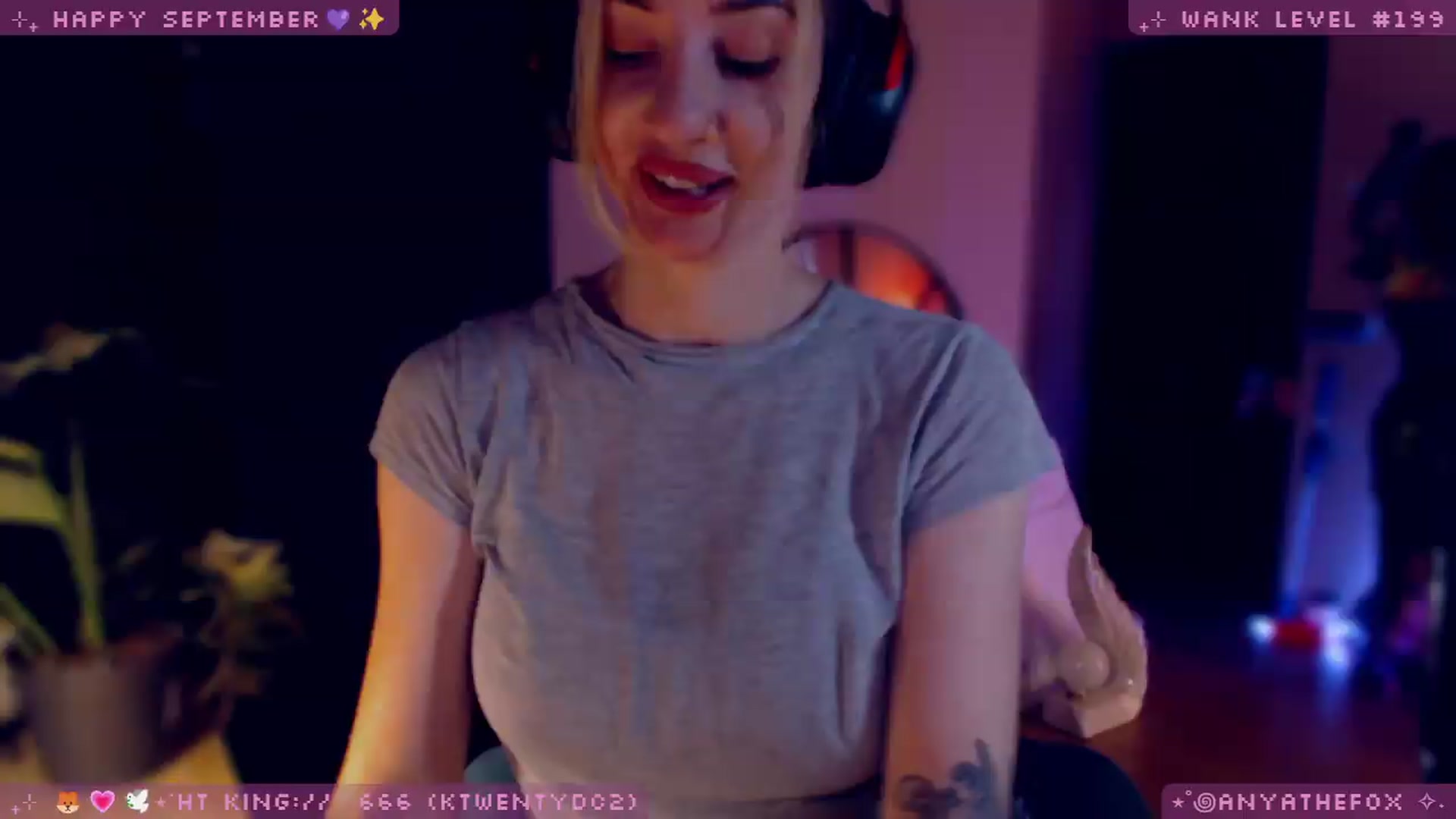 Gallery image thumbnail from LoveDove's myfreecams stream on, 09/19/2026, 08:39 image 16 of 20