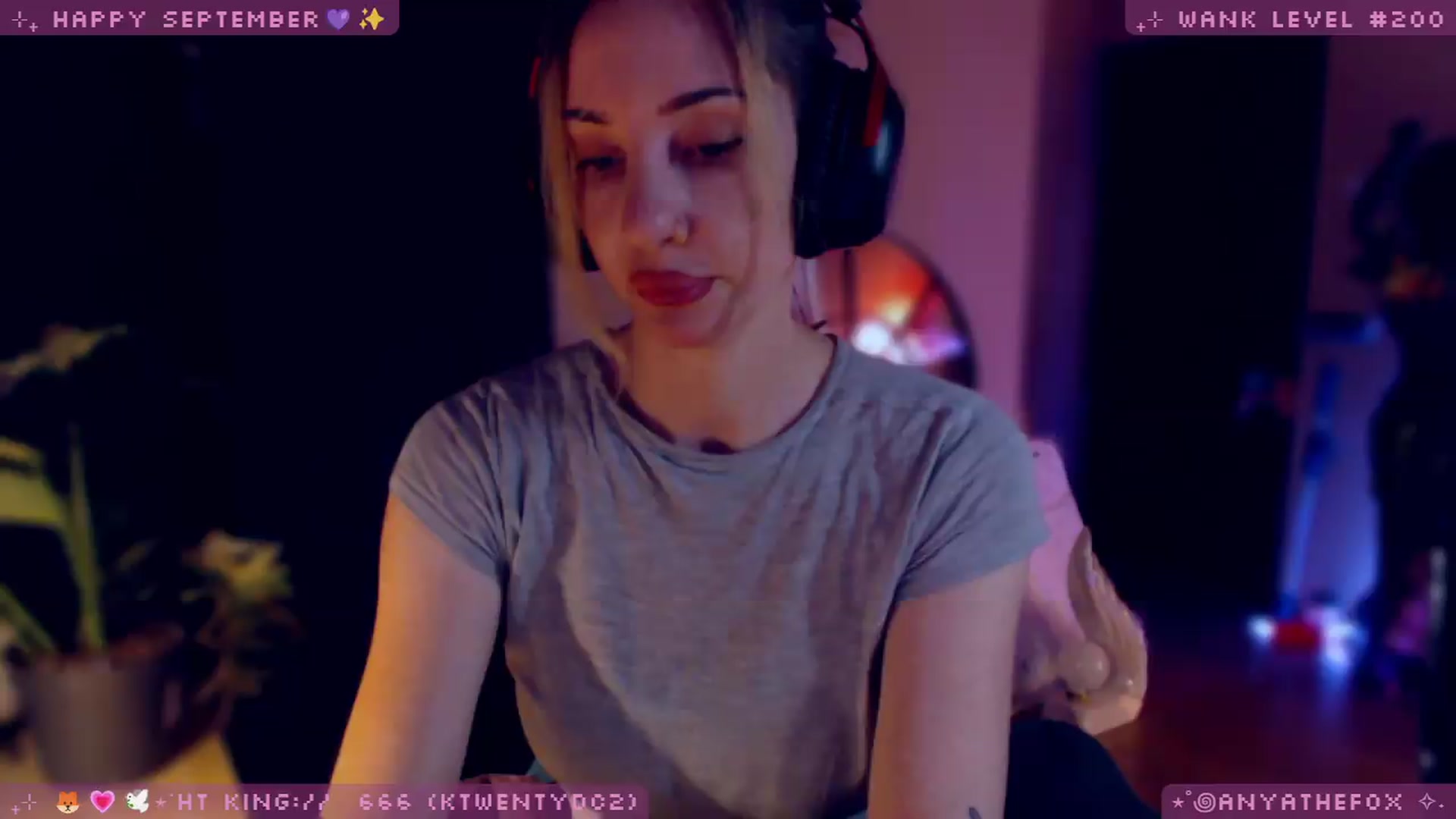 Gallery image thumbnail from LoveDove's myfreecams stream on, 09/19/2026, 08:39 image 8 of 20