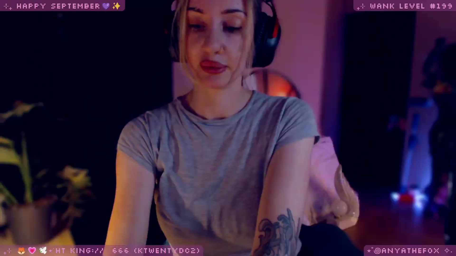 Gallery image thumbnail from LoveDove's myfreecams stream on, 09/19/2026, 08:39 image 18 of 20