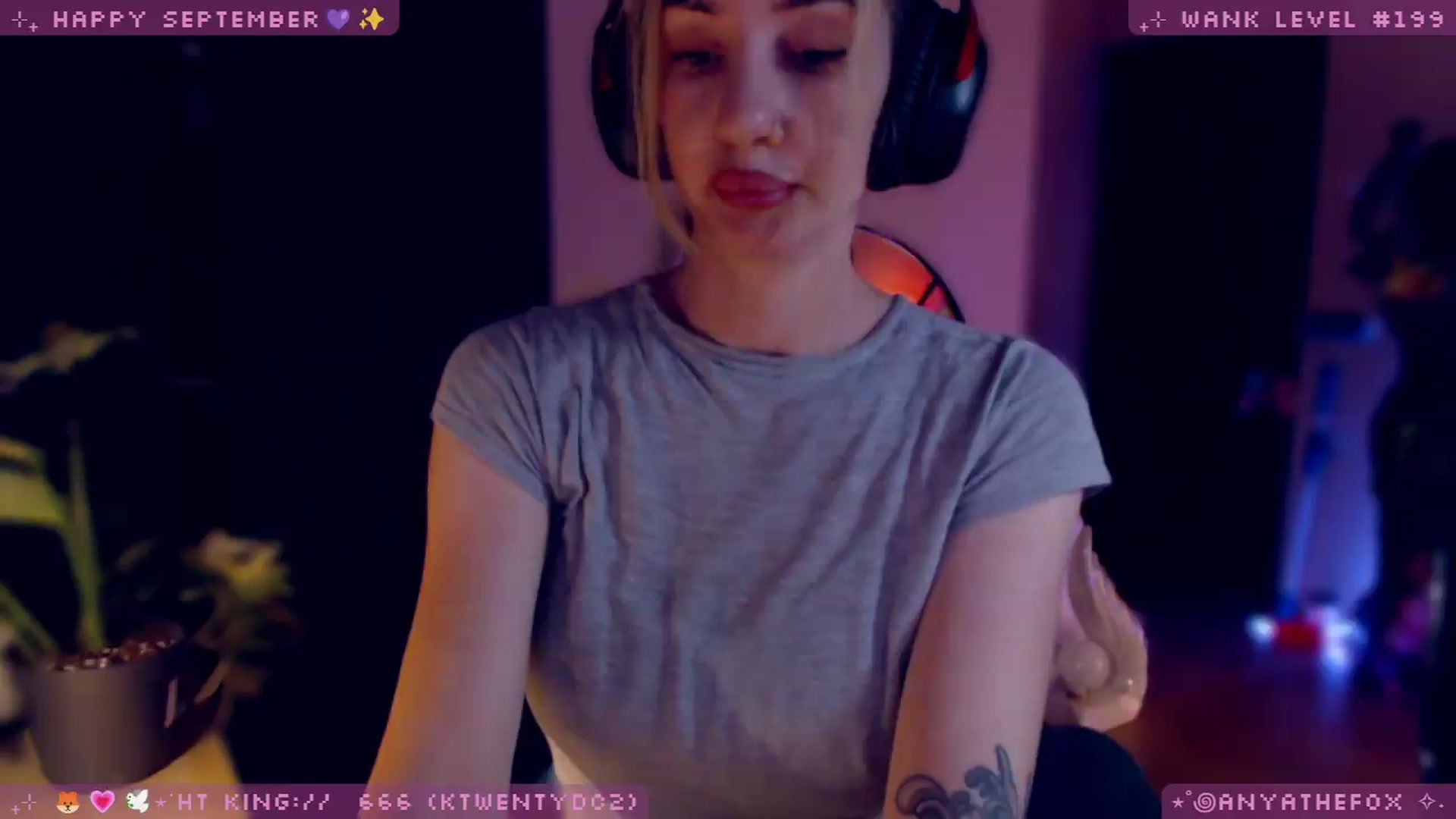 Gallery image thumbnail from LoveDove's myfreecams stream on, 09/19/2026, 08:39 image 17 of 20