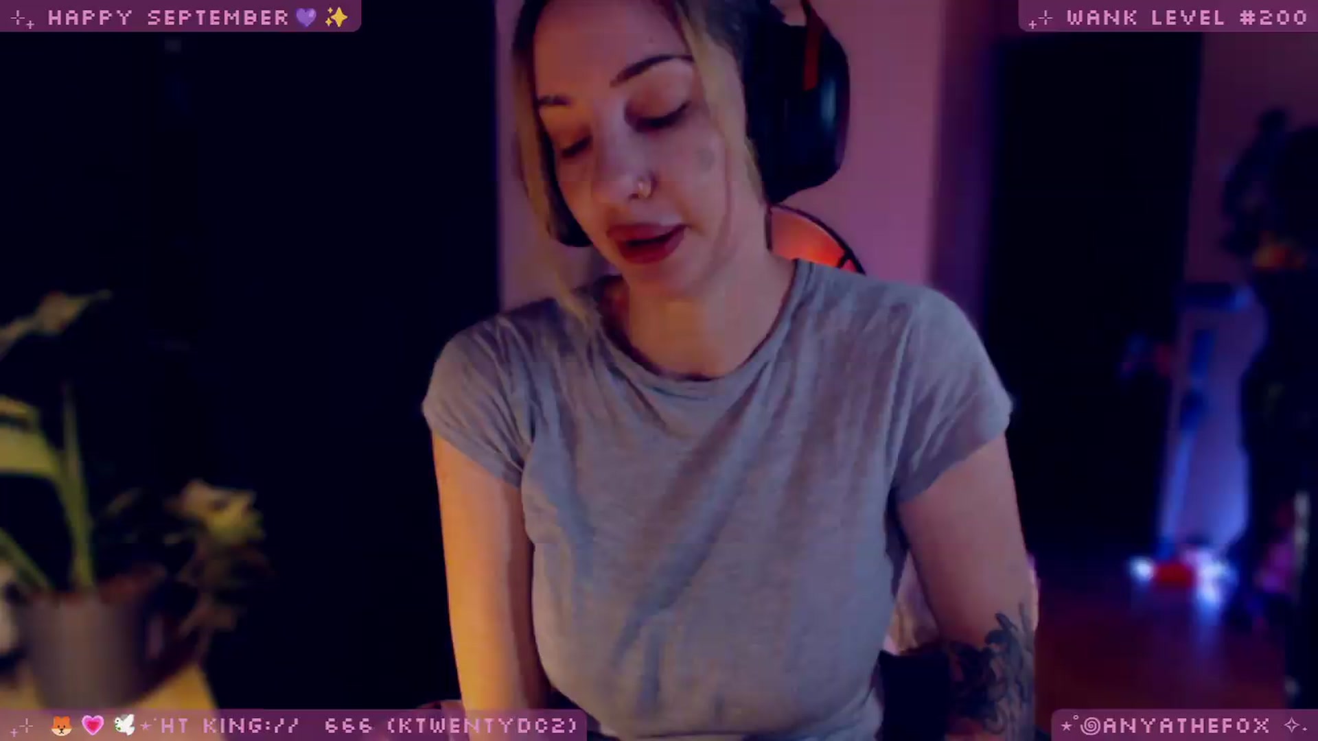 Gallery image thumbnail from LoveDove's myfreecams stream on, 09/19/2026, 08:39 image 7 of 20