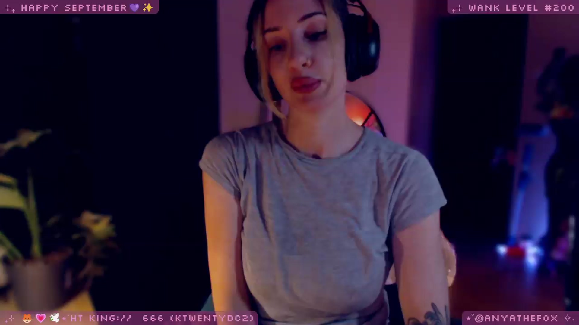 Gallery image thumbnail from LoveDove's myfreecams stream on, 09/19/2026, 08:39 image 9 of 20