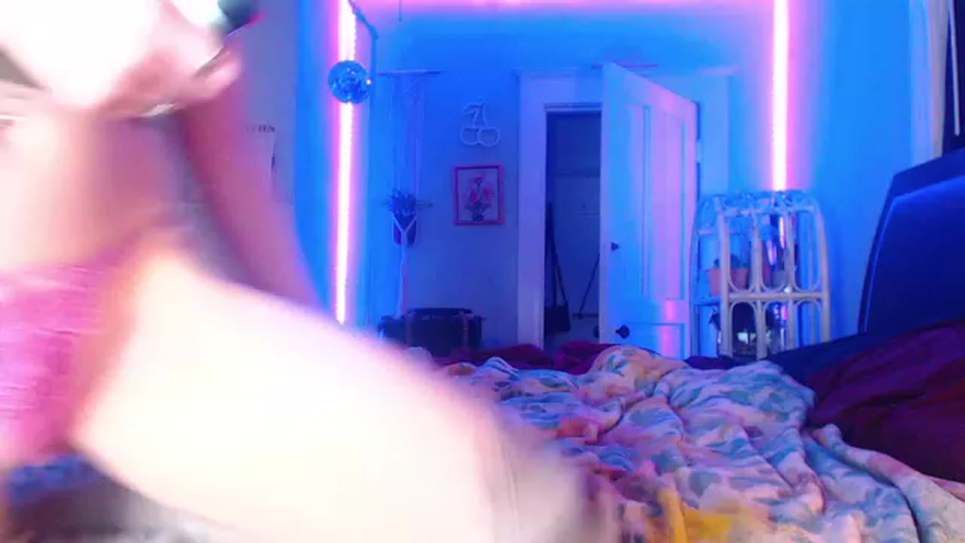 Gallery image thumbnail from LoveKylie's myfreecams stream on, 11/23/2022, 07:33 image 11 of 20
