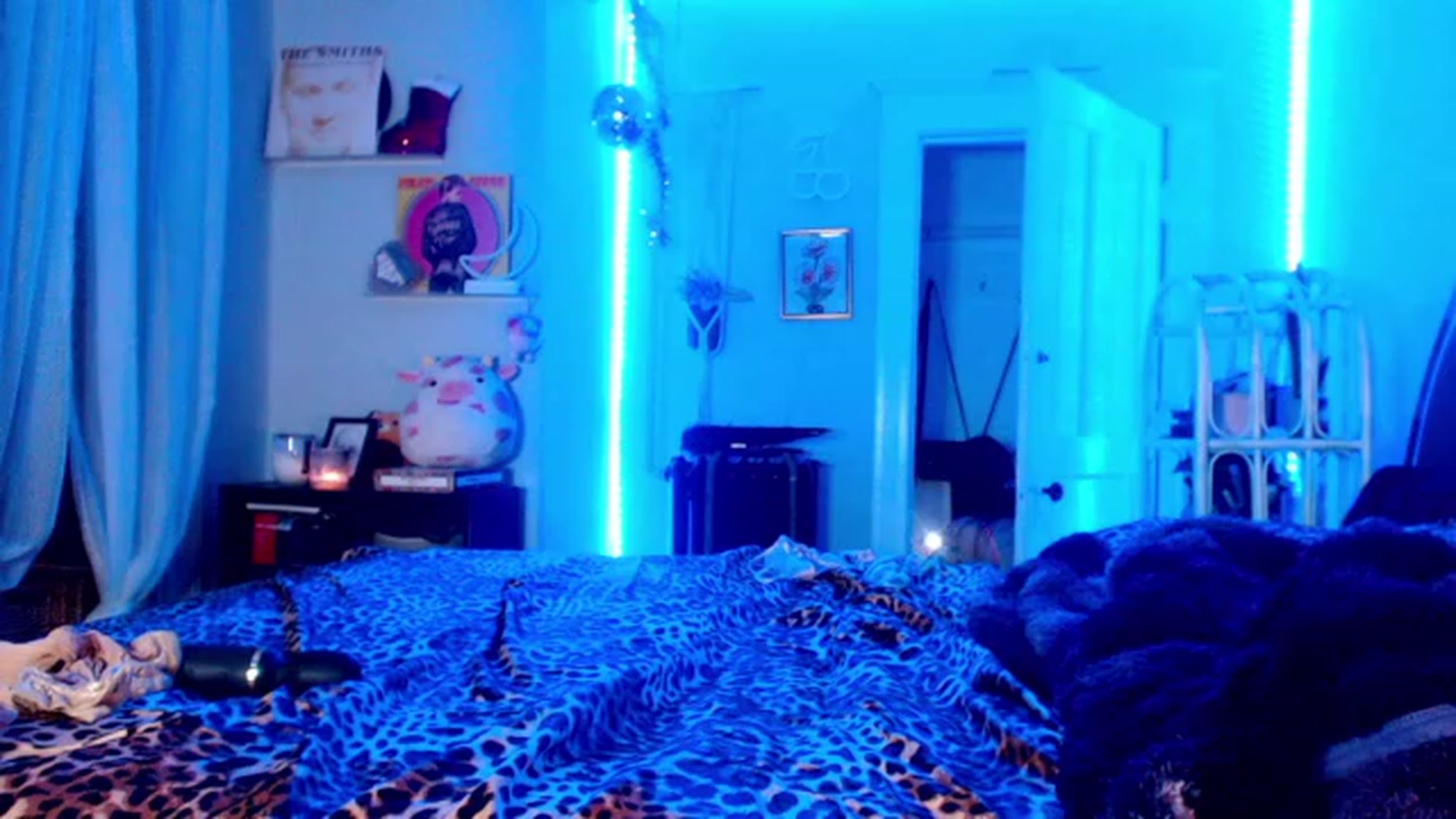 Gallery image thumbnail from LoveKylie's myfreecams stream on, 12/27/2022, 06:15 image 3 of 20