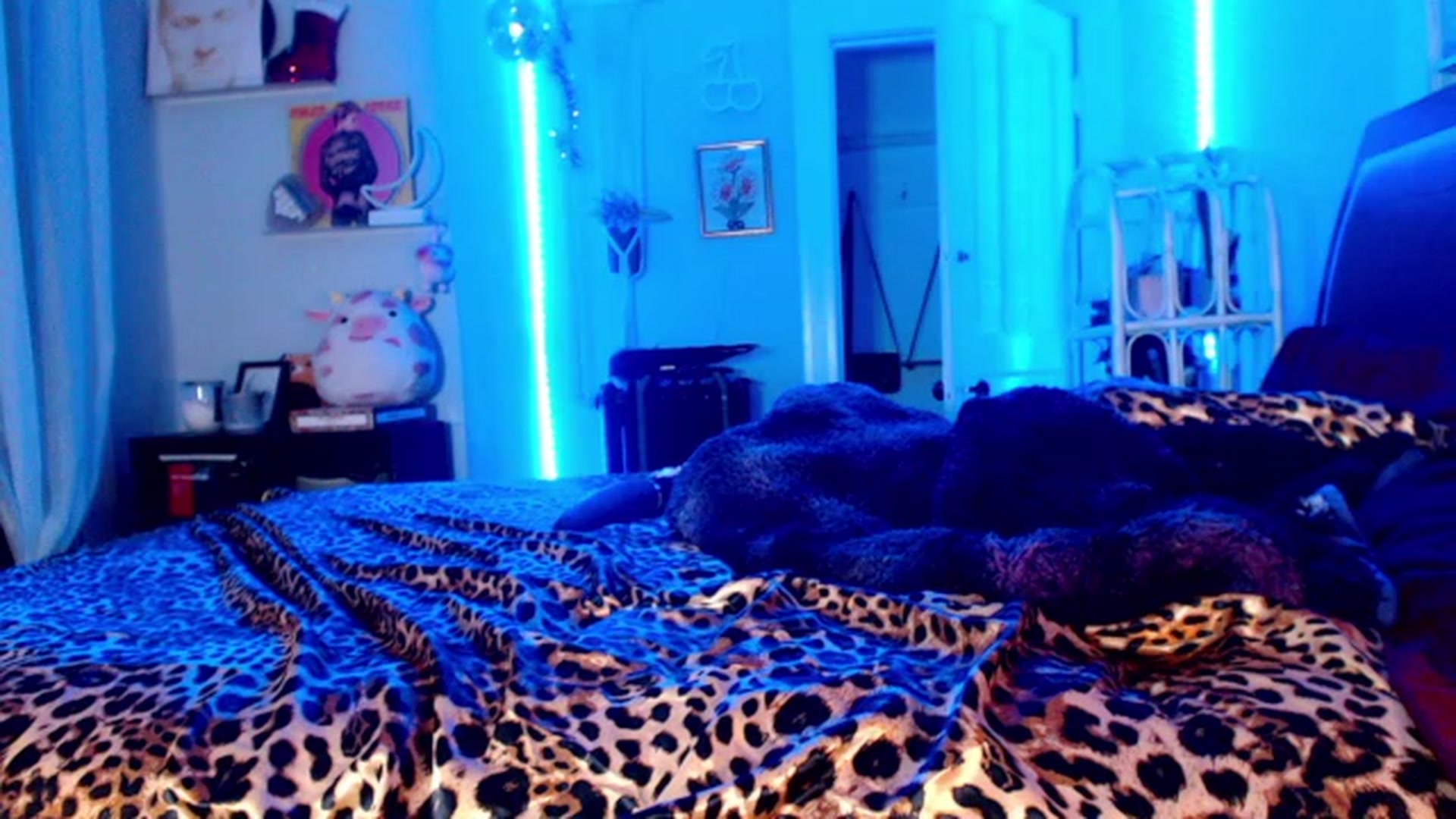 Gallery image thumbnail from LoveKylie's myfreecams stream on, 12/27/2022, 06:15 image 20 of 20