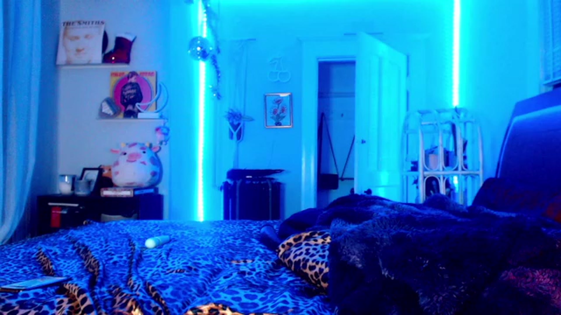 Gallery image thumbnail from LoveKylie's myfreecams stream on, 12/27/2022, 07:45 image 20 of 20
