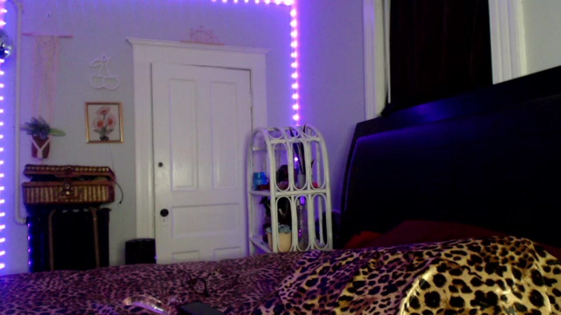 Gallery image thumbnail from LoveKylie's myfreecams stream on, 02/16/2023, 07:02 image 19 of 20
