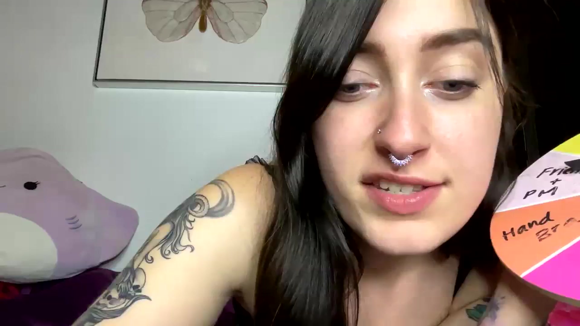 Gallery image thumbnail from LoveLondon's myfreecams stream on, 03/01/2024, 10:27 image 15 of 20