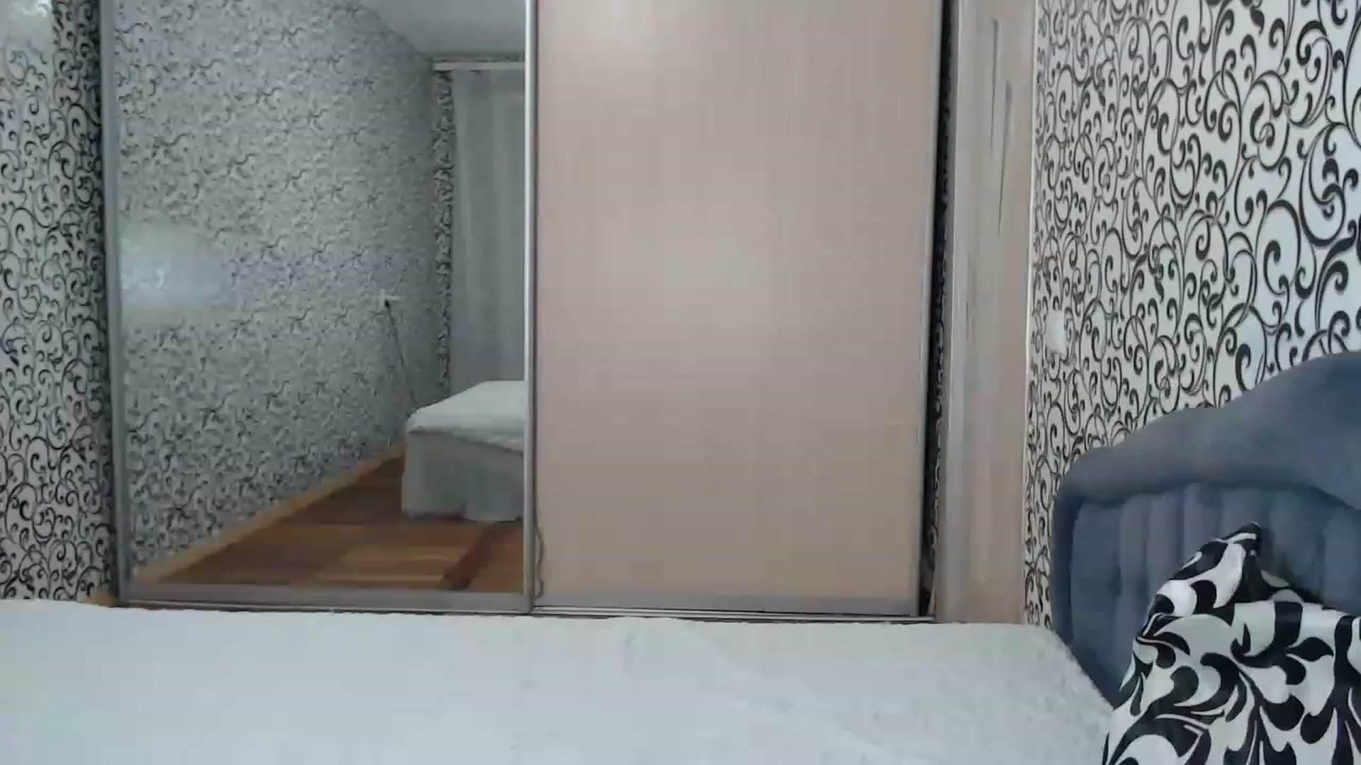 Gallery image thumbnail from LoveLovee111's myfreecams stream on, 01/06/2023, 14:32 image 7 of 20