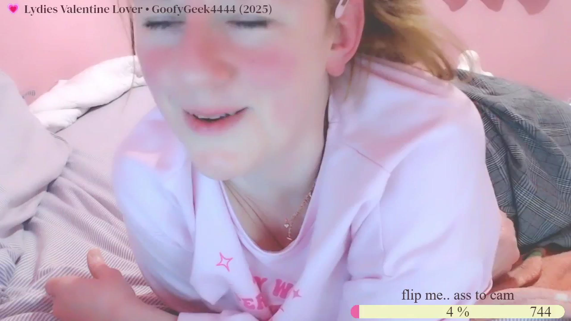 Gallery image thumbnail from LoveNote's myfreecams stream on, 02/07/2025, 22:27 image 19 of 20