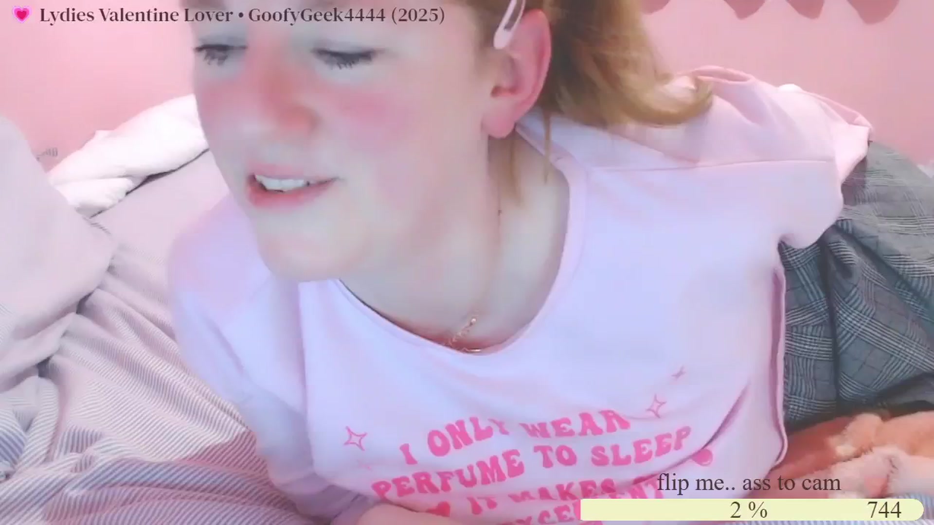 Gallery image thumbnail from LoveNote's myfreecams stream on, 02/07/2025, 22:27 image 18 of 20