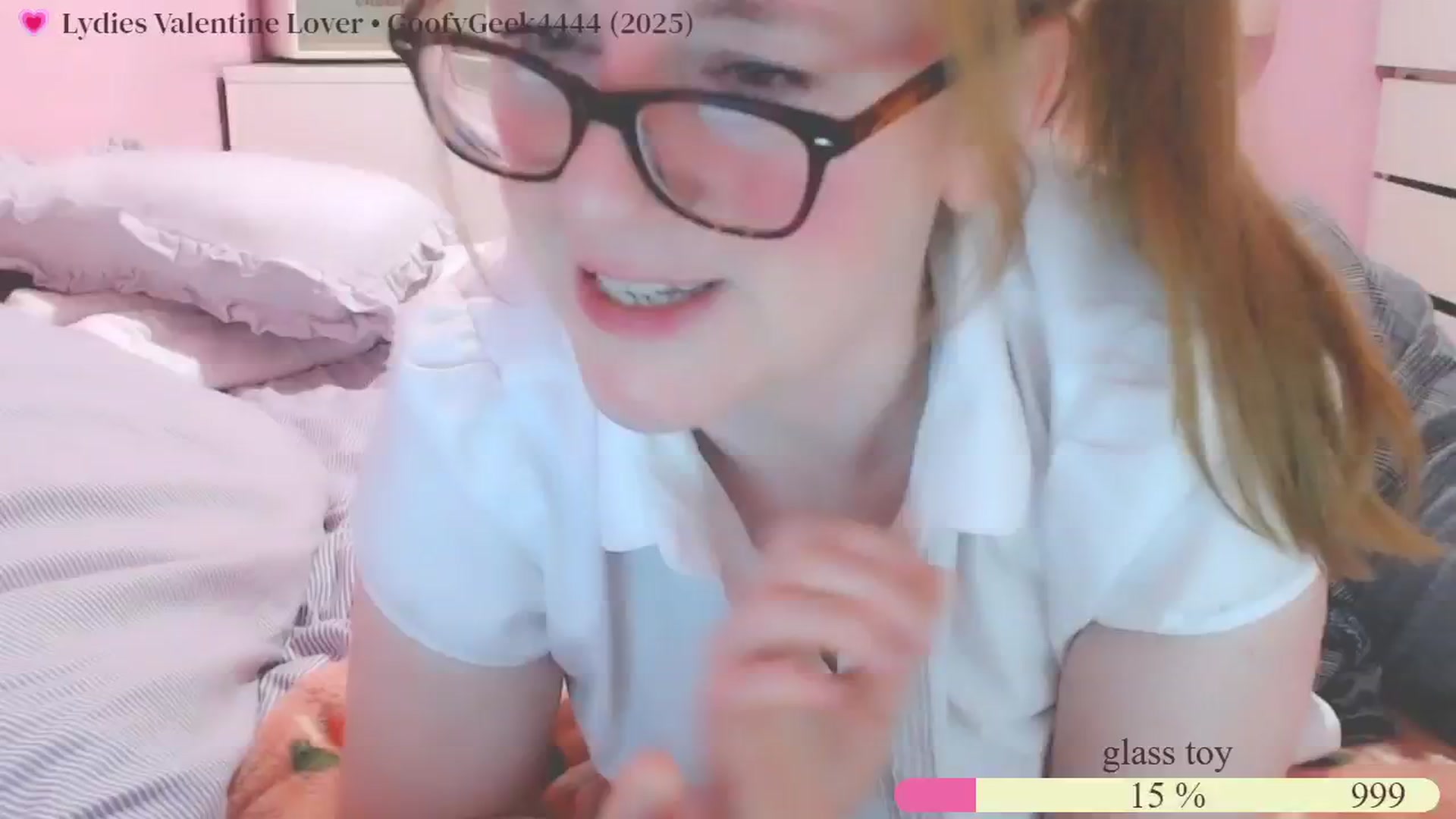 Gallery image thumbnail from LoveNote's myfreecams stream on, 02/11/2025, 24:08 image 18 of 20