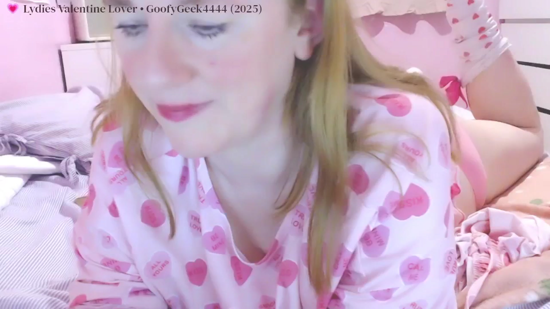 Gallery image thumbnail from LoveNote's myfreecams stream on, 02/15/2025, 24:21 image 14 of 20