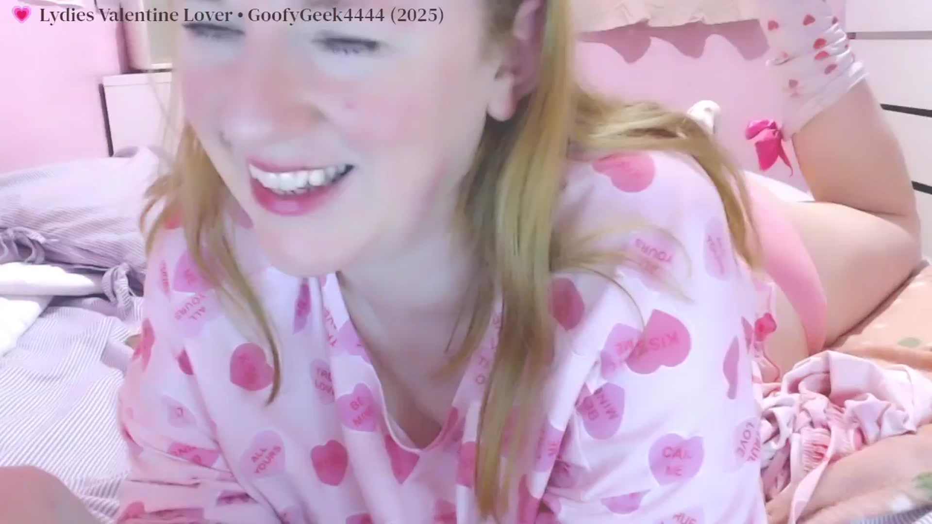 Gallery image thumbnail from LoveNote's myfreecams stream on, 02/15/2025, 24:21 image 13 of 20