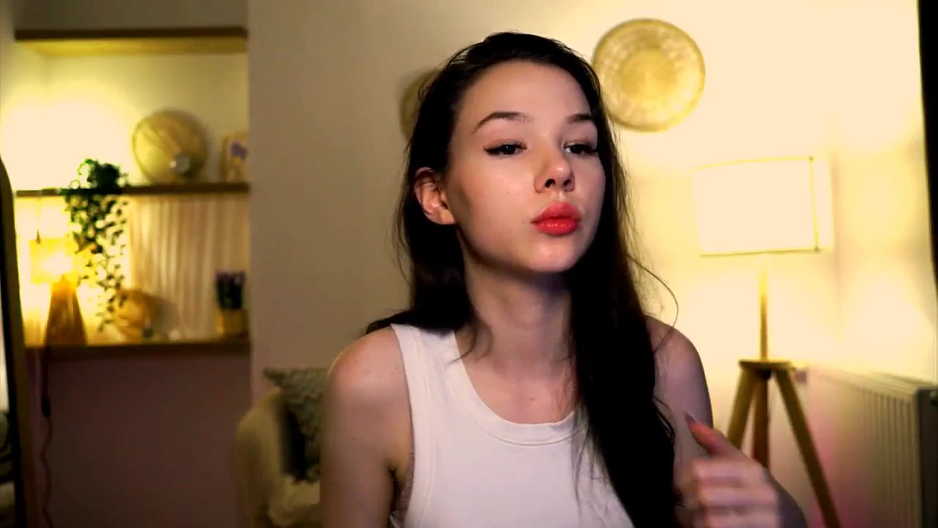 Gallery image thumbnail from LovePilll's myfreecams stream on, 05/10/2025, 18:14 image 14 of 20