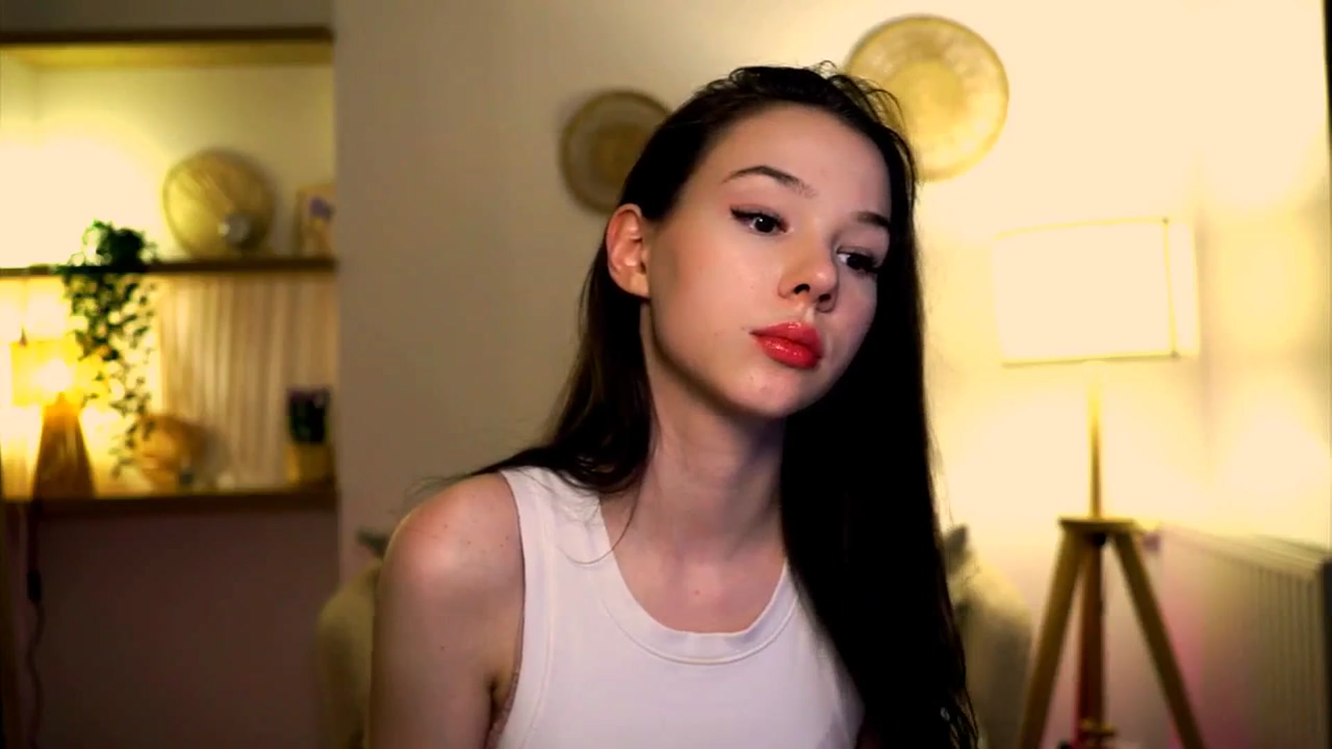 Gallery image thumbnail from LovePilll's myfreecams stream on, 05/10/2025, 18:14 image 6 of 20