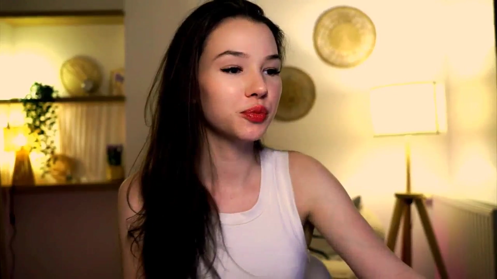 Gallery image thumbnail from LovePilll's myfreecams stream on, 05/10/2025, 18:14 image 4 of 20