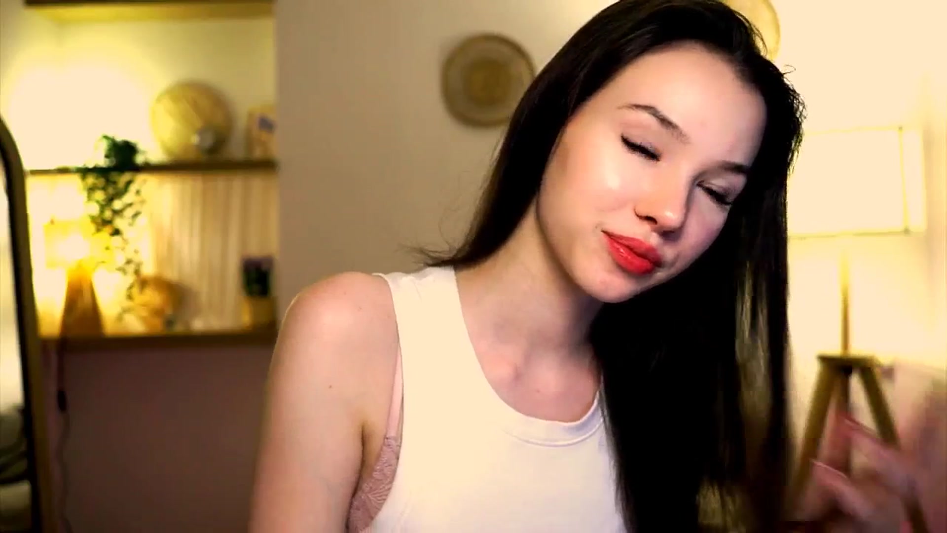 Gallery image thumbnail from LovePilll's myfreecams stream on, 05/10/2025, 18:14 image 18 of 20