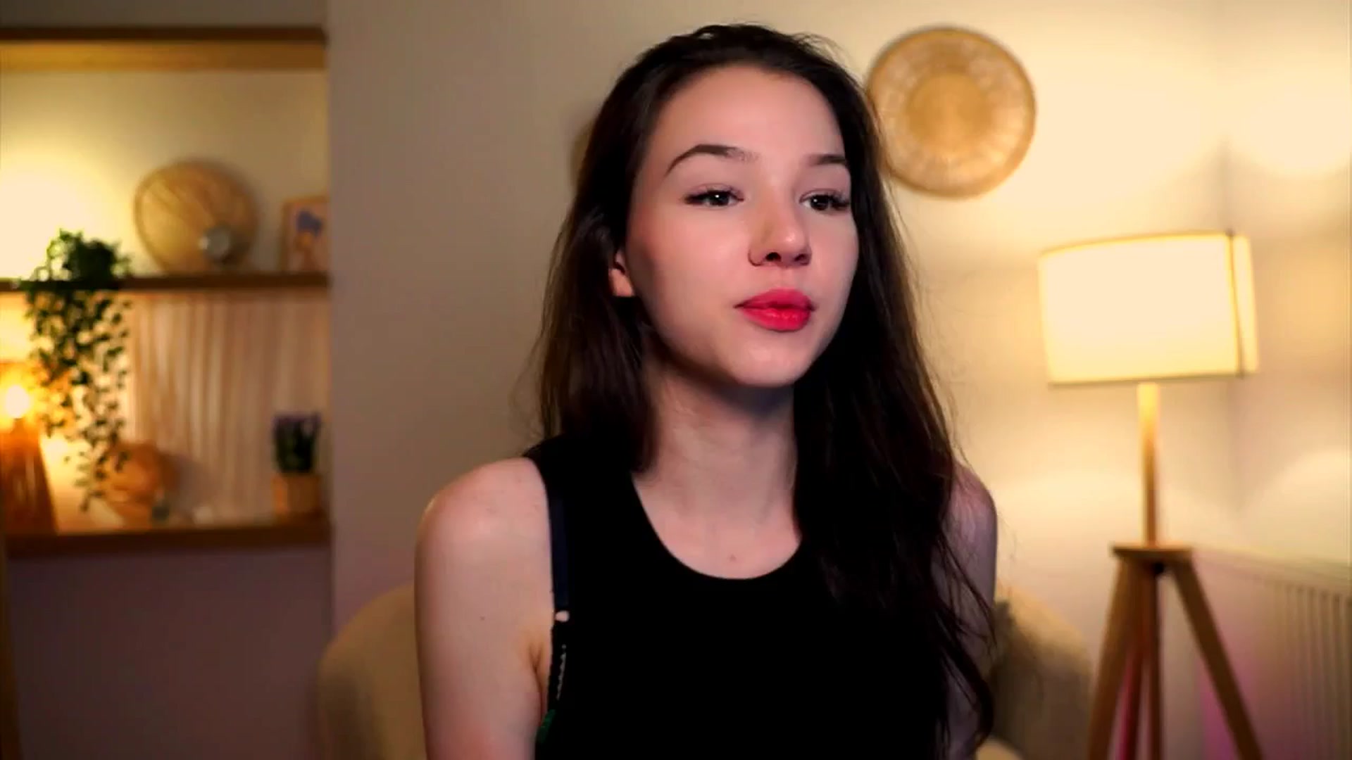 Gallery image thumbnail from LovePilll's myfreecams stream on, 05/15/2025, 21:11 image 1 of 20
