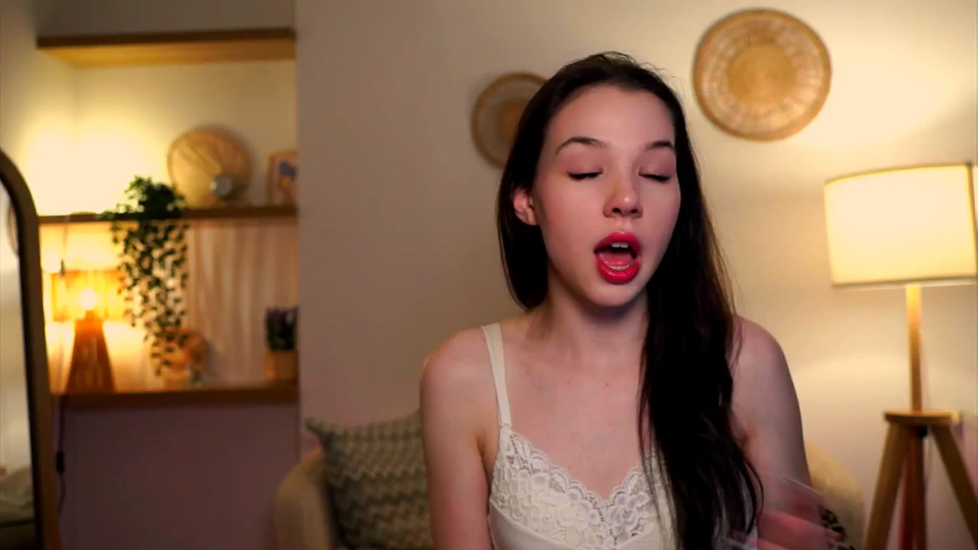 Gallery image thumbnail from LovePilll's myfreecams stream on, 05/16/2025, 17:13 image 18 of 20