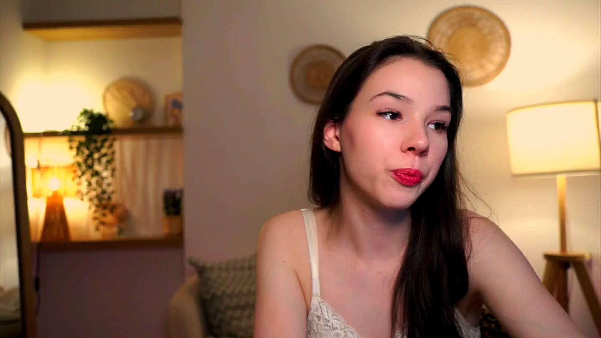Gallery image thumbnail from LovePilll's myfreecams stream on, 05/16/2025, 17:13 image 19 of 20