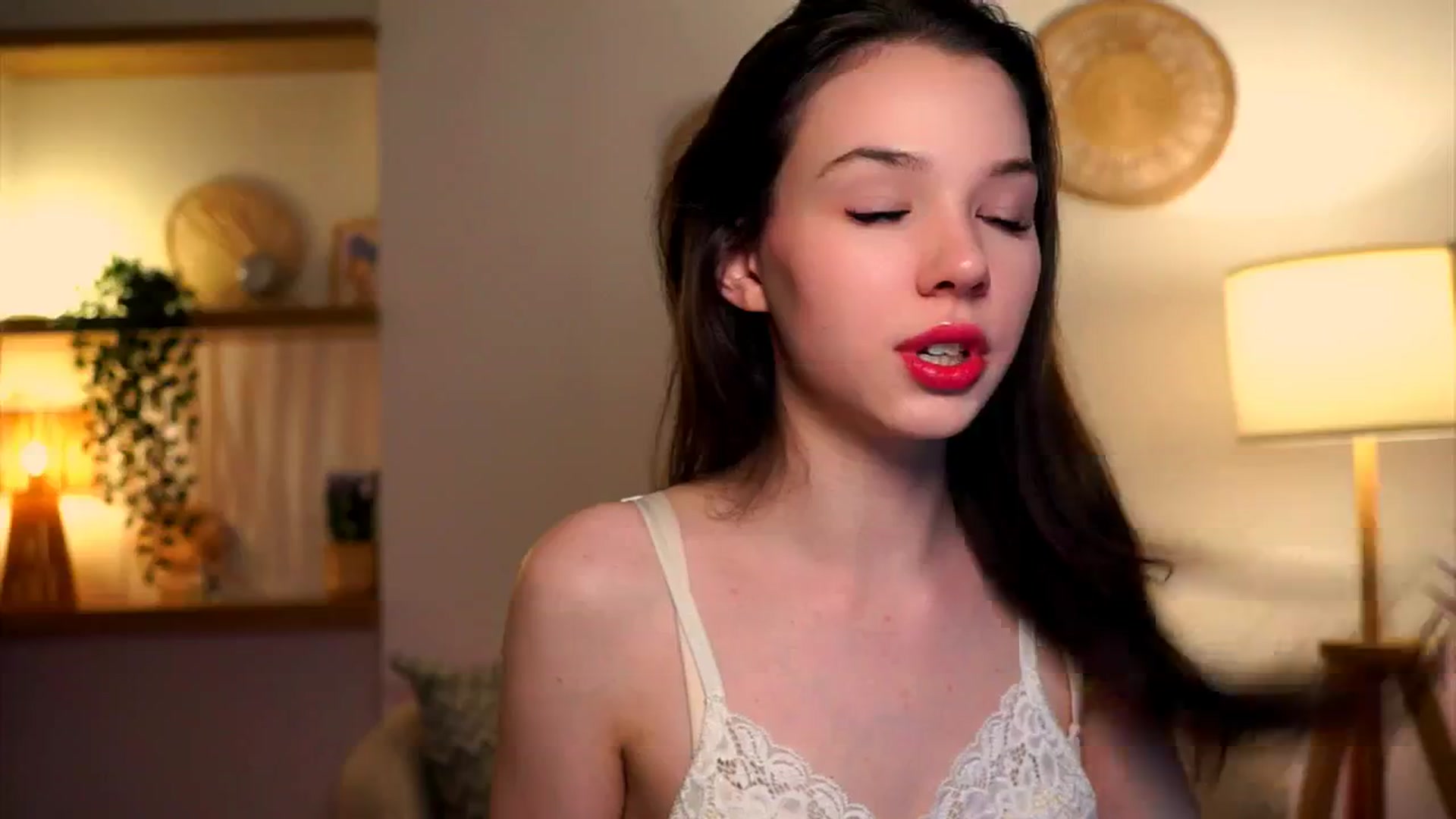 Gallery image thumbnail from LovePilll's myfreecams stream on, 05/16/2025, 17:13 image 11 of 20