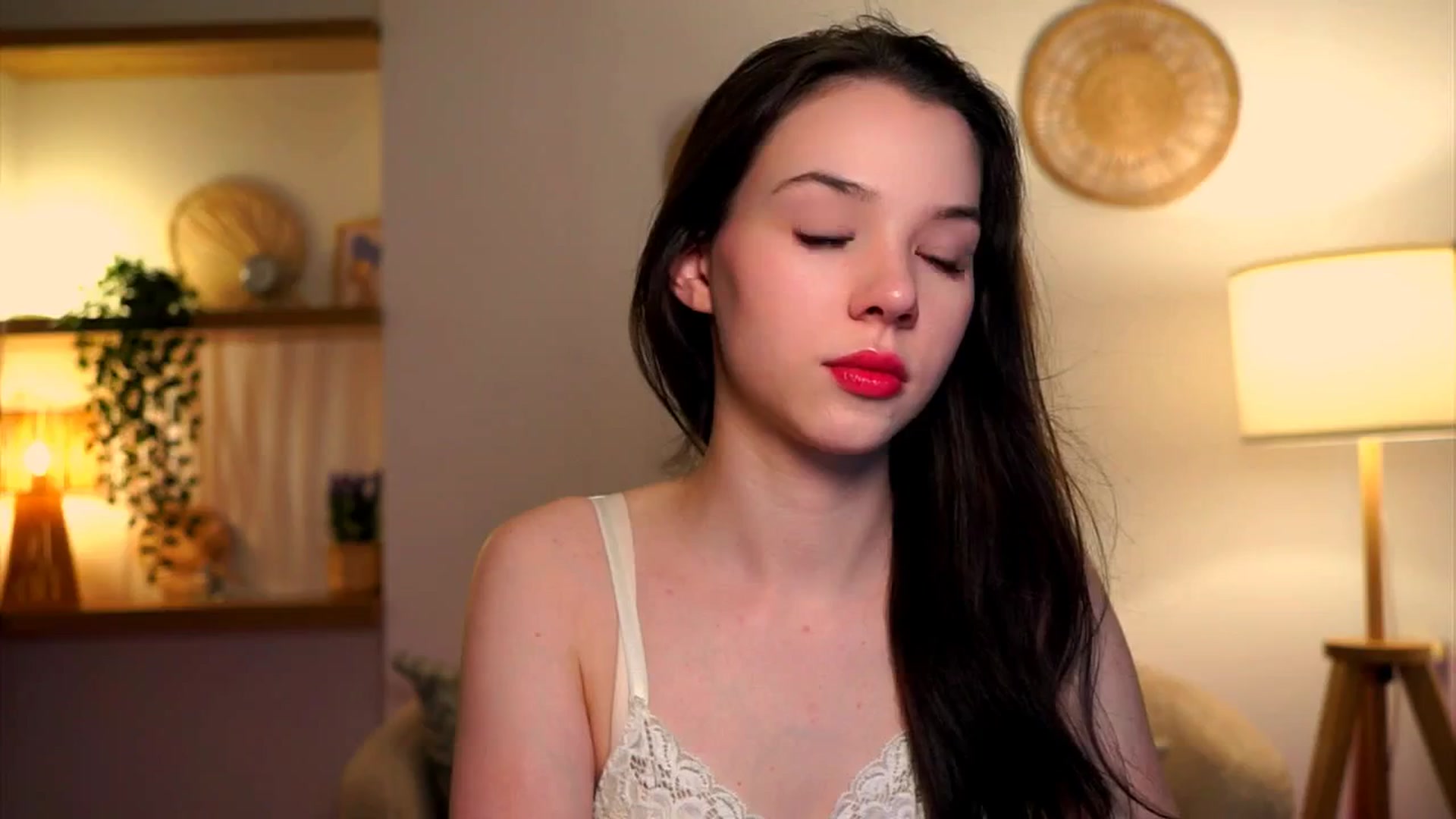Gallery image thumbnail from LovePilll's myfreecams stream on, 05/16/2025, 17:13 image 8 of 20