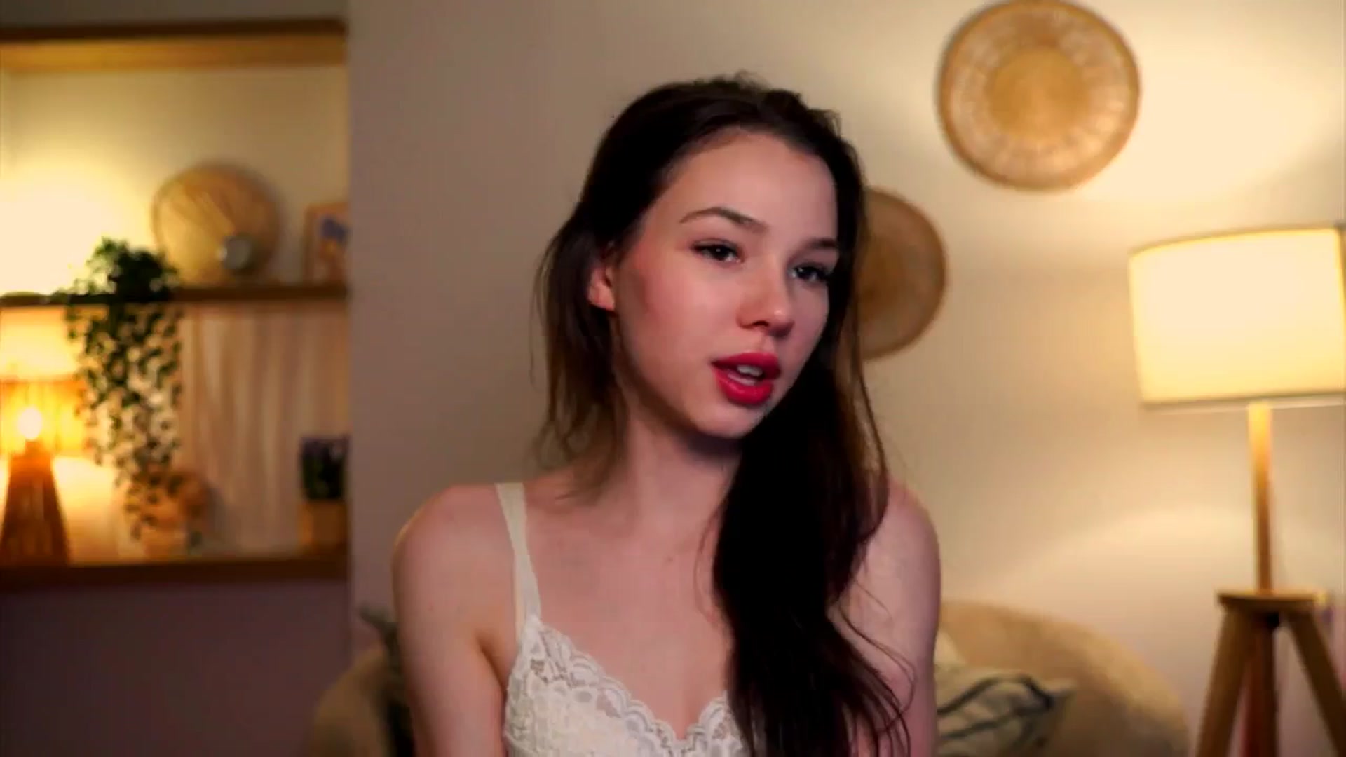 Gallery image thumbnail from LovePilll's myfreecams stream on, 05/16/2025, 17:13 image 12 of 20