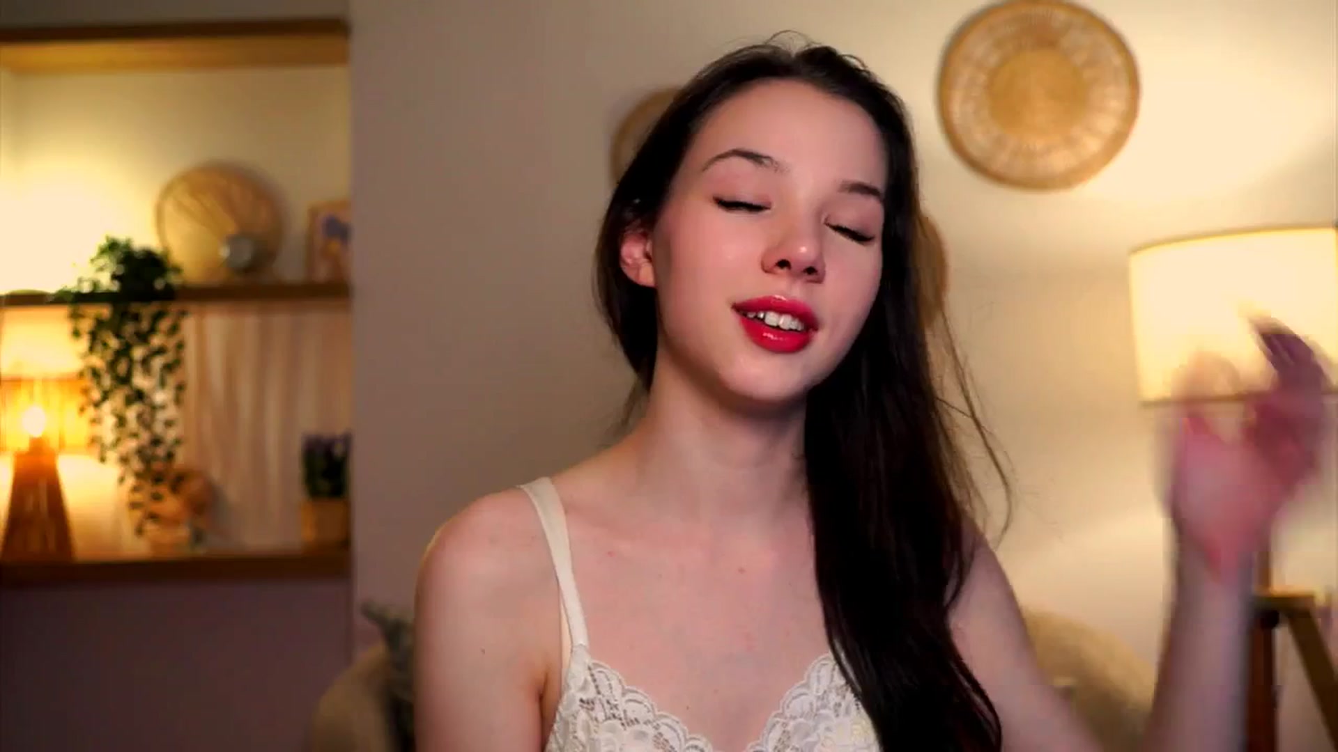Gallery image thumbnail from LovePilll's myfreecams stream on, 05/16/2025, 17:13 image 4 of 20