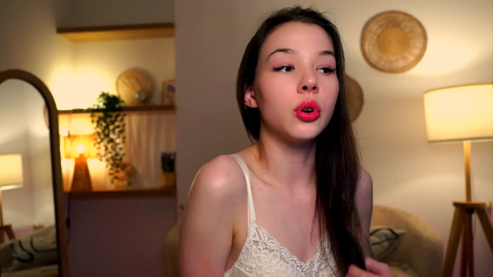 Gallery image thumbnail from LovePilll's myfreecams stream on, 05/16/2025, 20:08 image 1 of 20