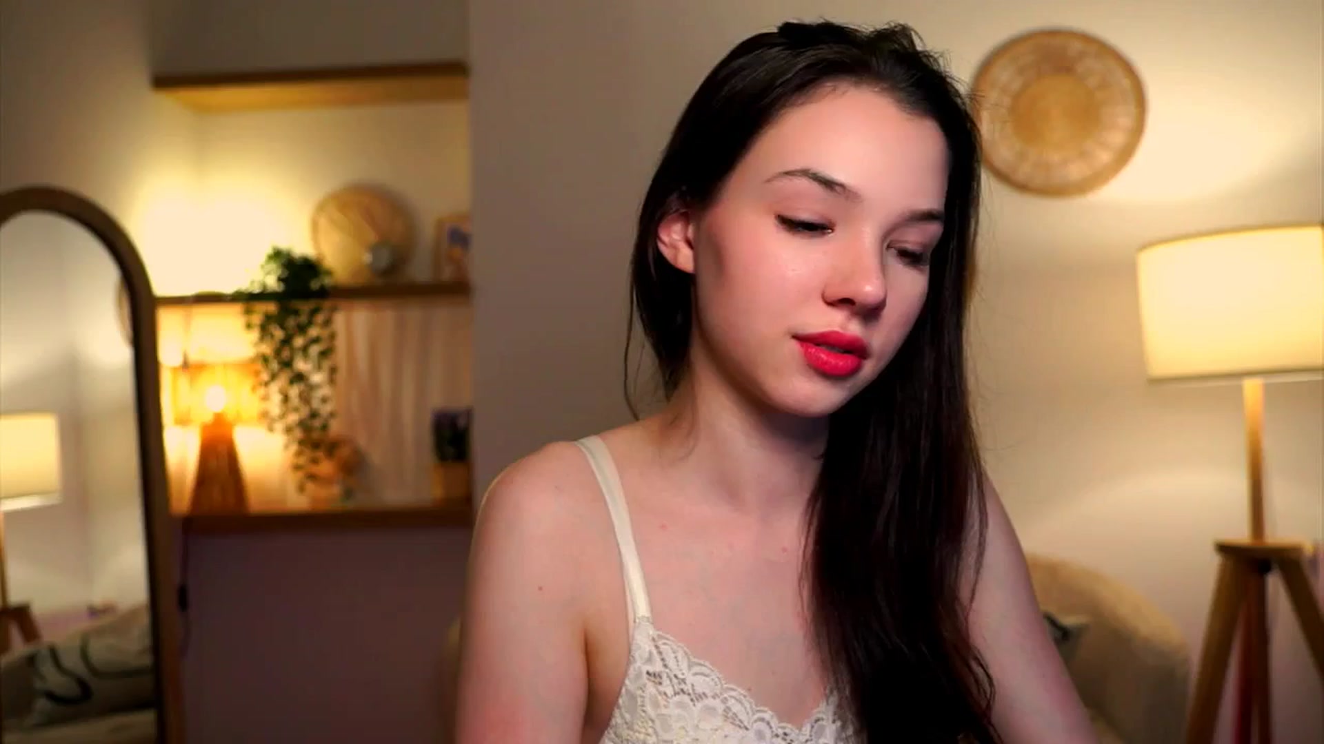 Gallery image thumbnail from LovePilll's myfreecams stream on, 05/16/2025, 20:08 image 2 of 20