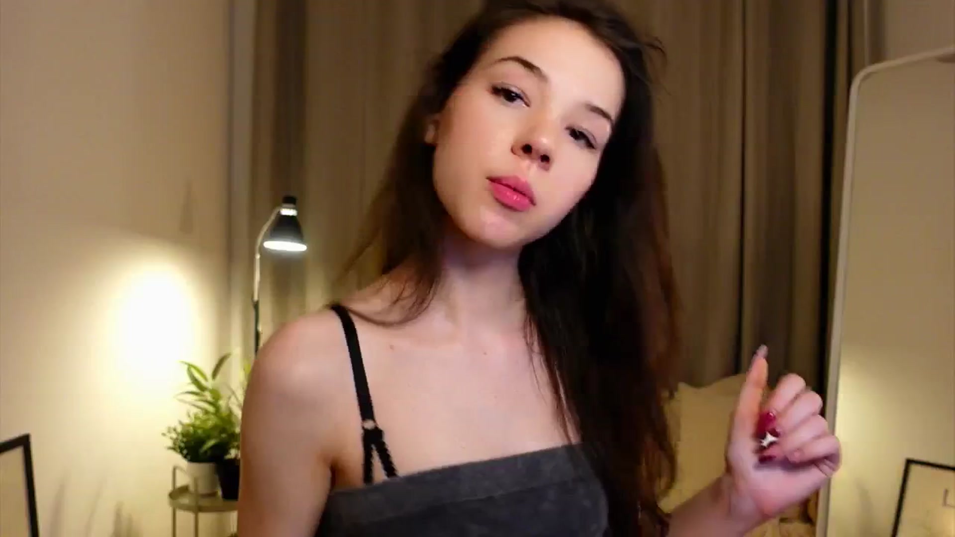 Gallery image thumbnail from LovePilll's myfreecams stream on, 05/21/2025, 20:44 image 11 of 20