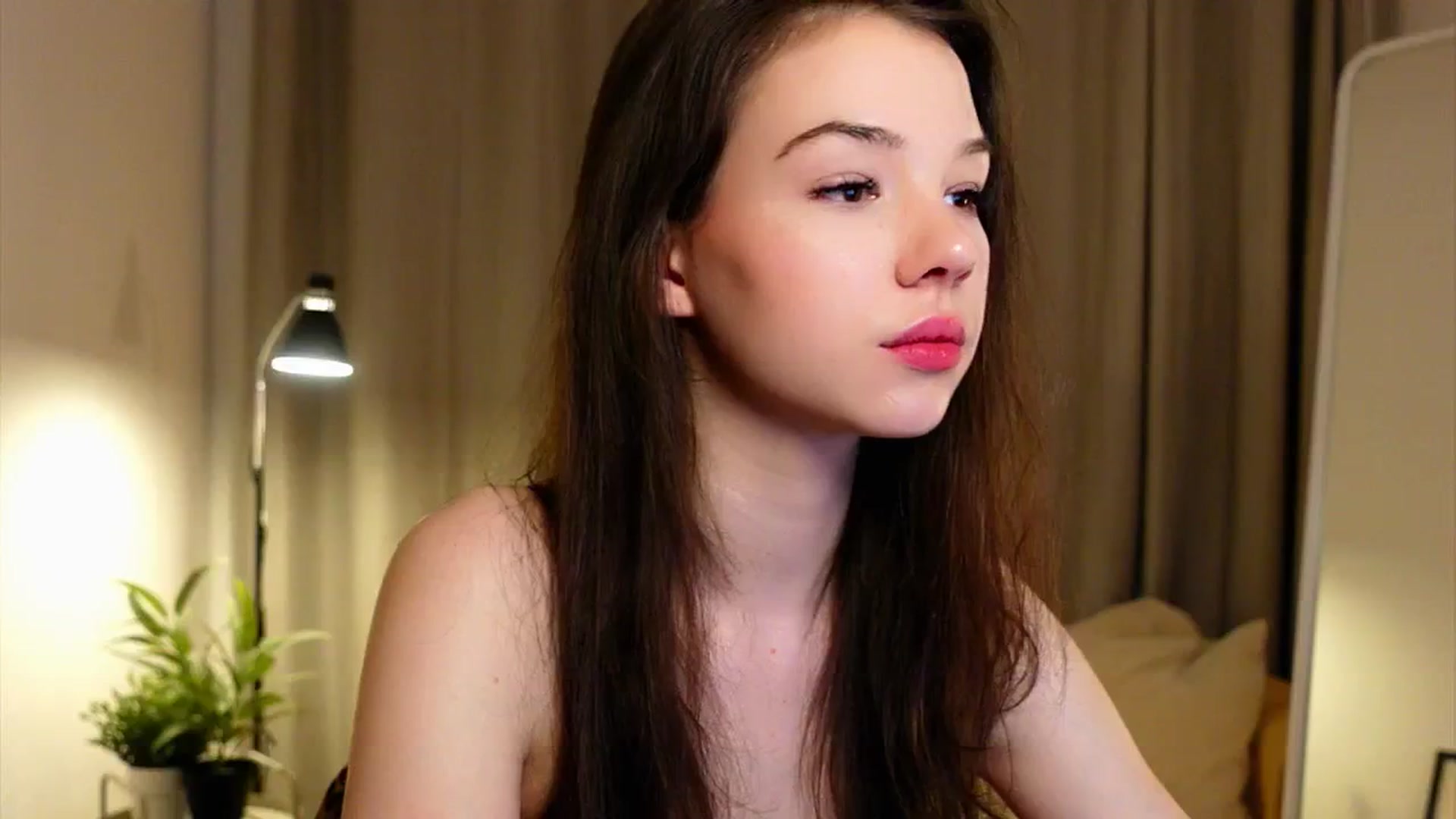 Gallery image thumbnail from LovePilll's myfreecams stream on, 05/21/2025, 20:44 image 6 of 20