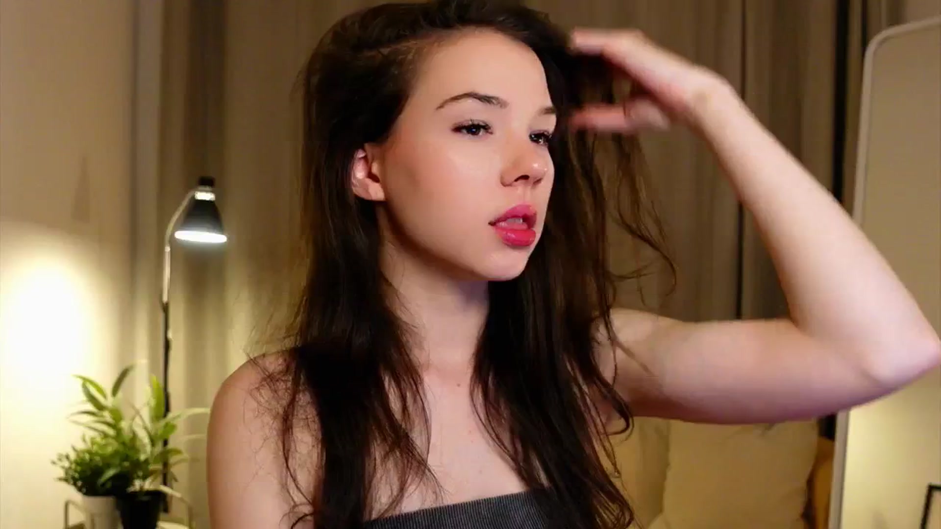 Gallery image thumbnail from LovePilll's myfreecams stream on, 05/21/2025, 20:44 image 3 of 20