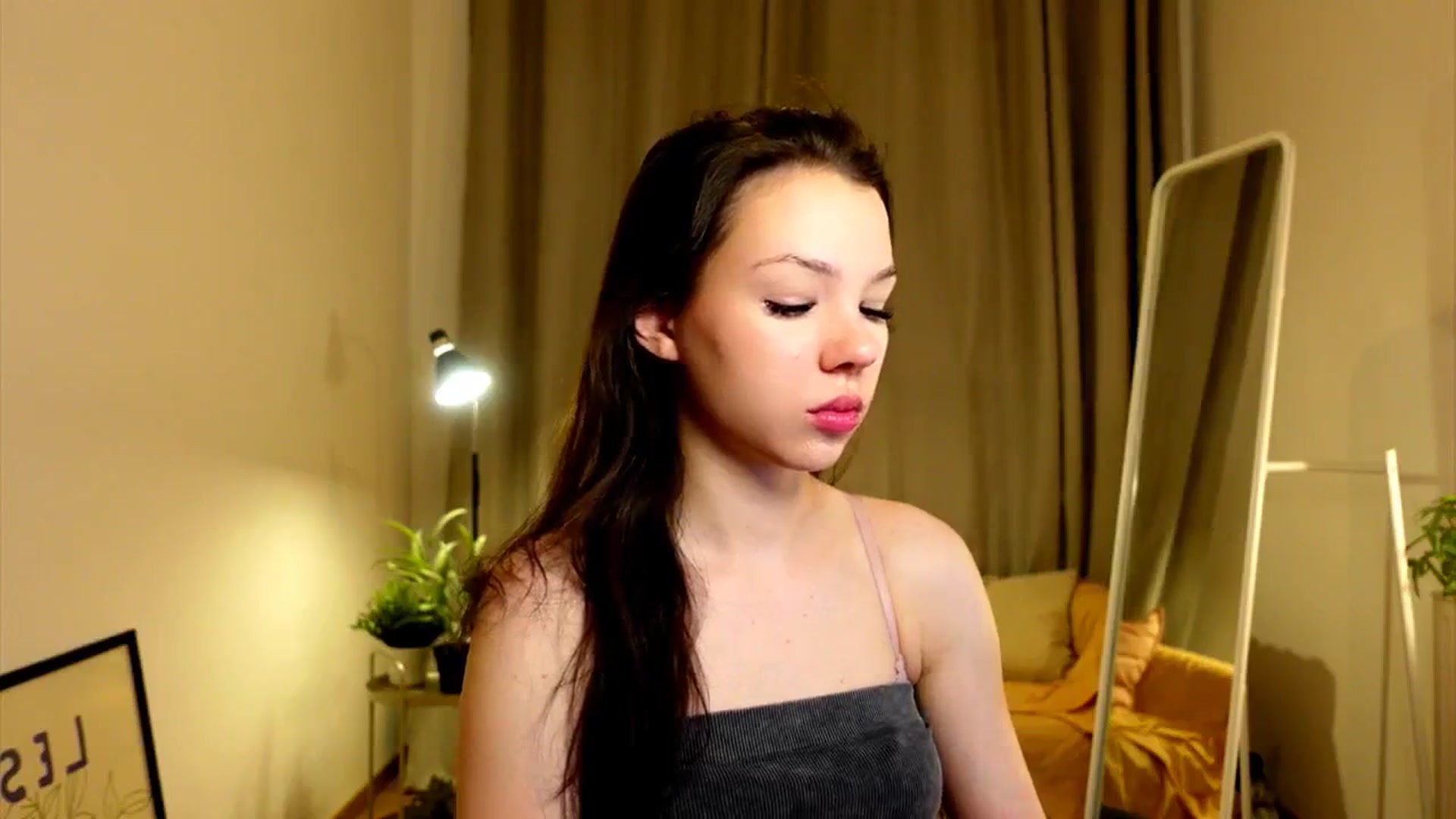 Gallery image thumbnail from LovePilll's myfreecams stream on, 06/15/2025, 19:34 image 6 of 20
