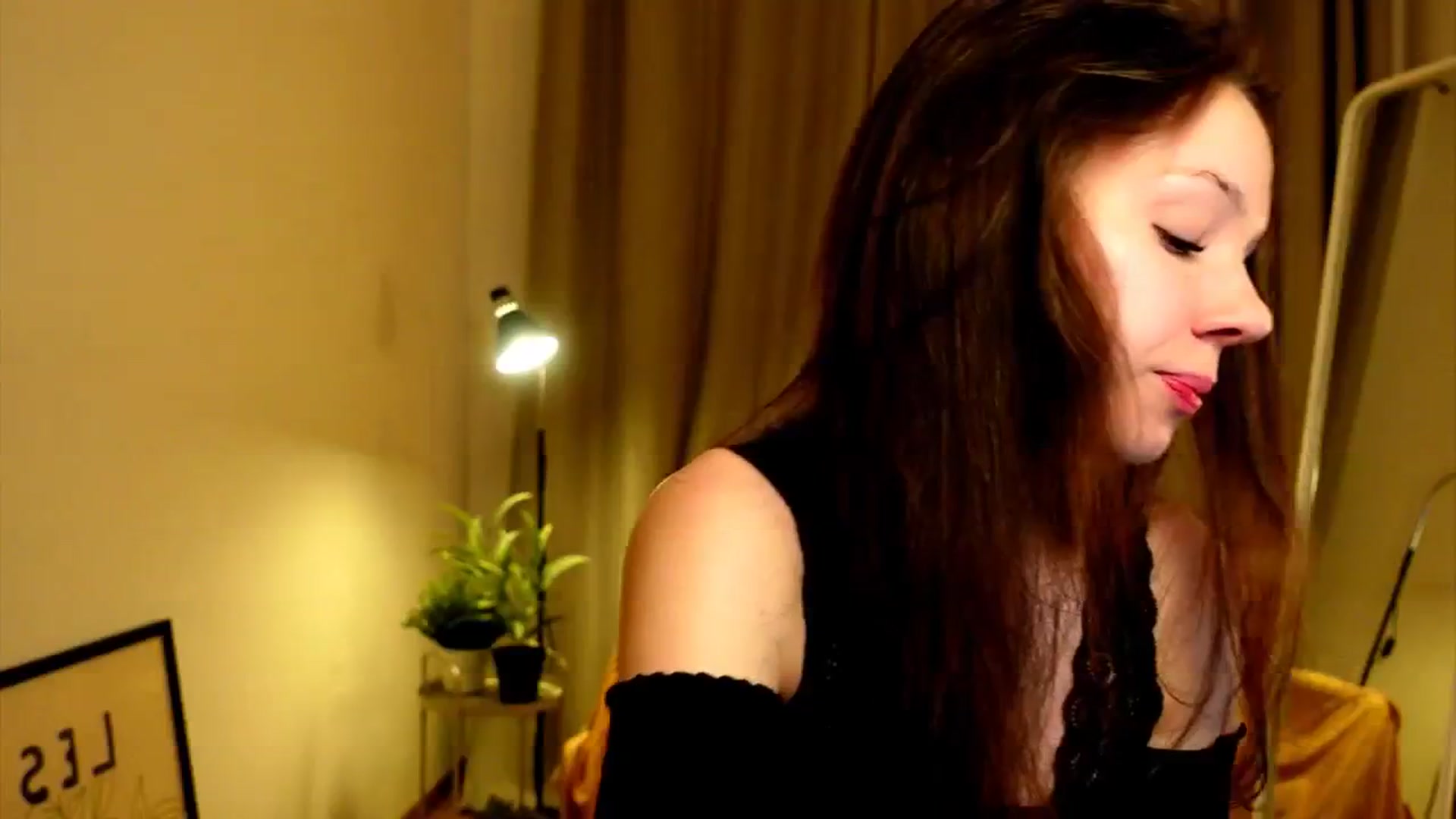 Gallery image thumbnail from LovePilll's myfreecams stream on, 06/18/2025, 19:38 image 10 of 20