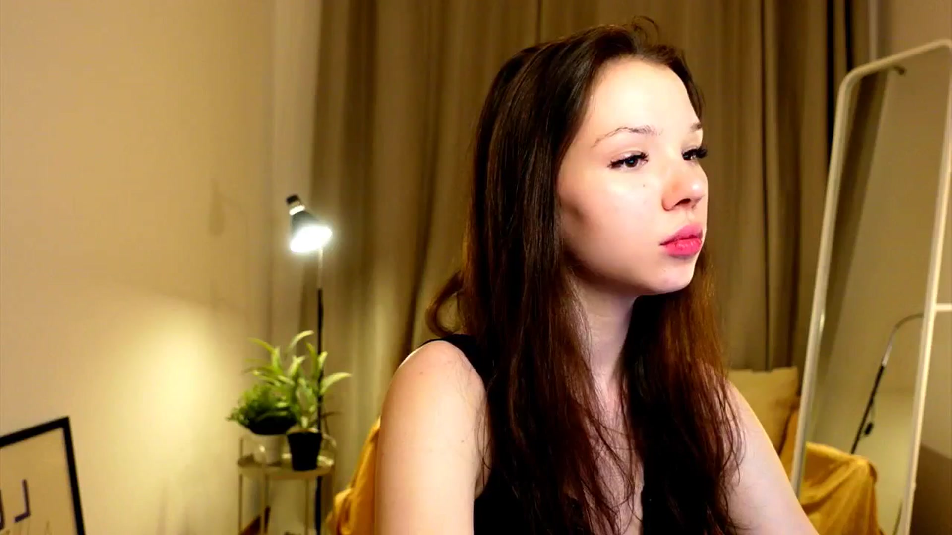 Gallery image thumbnail from LovePilll's myfreecams stream on, 06/18/2025, 19:38 image 18 of 20
