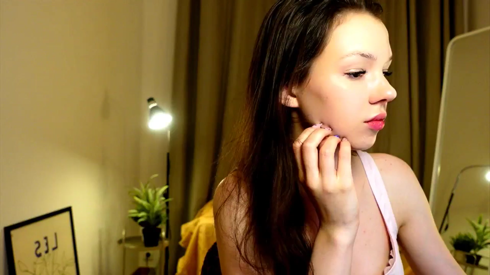 Gallery image thumbnail from LovePilll's myfreecams stream on, 06/25/2025, 22:18 image 8 of 20