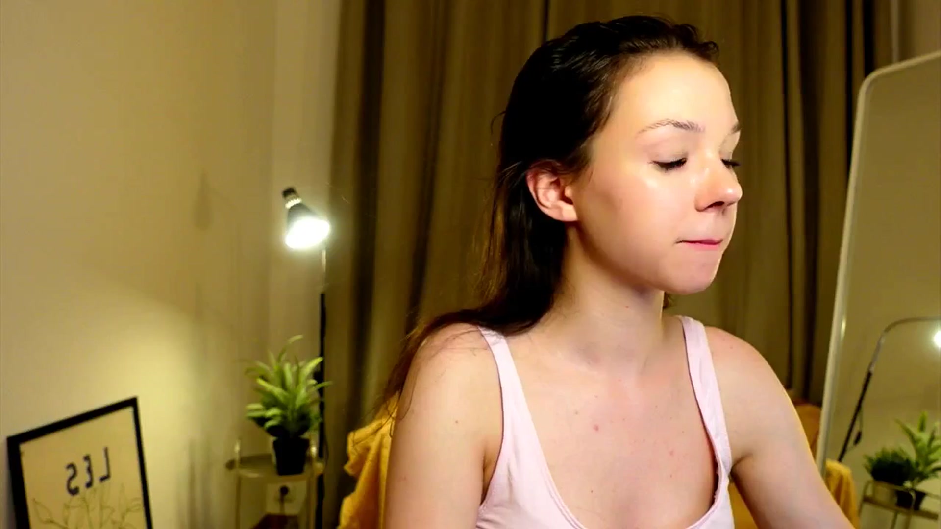 Gallery image thumbnail from LovePilll's myfreecams stream on, 06/25/2025, 22:18 image 7 of 20