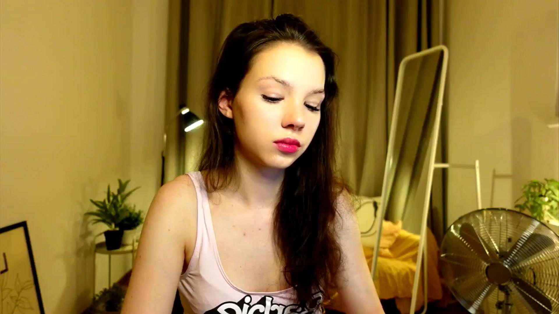 Gallery image thumbnail from LovePilll's myfreecams stream on, 06/30/2025, 12:01 image 10 of 20