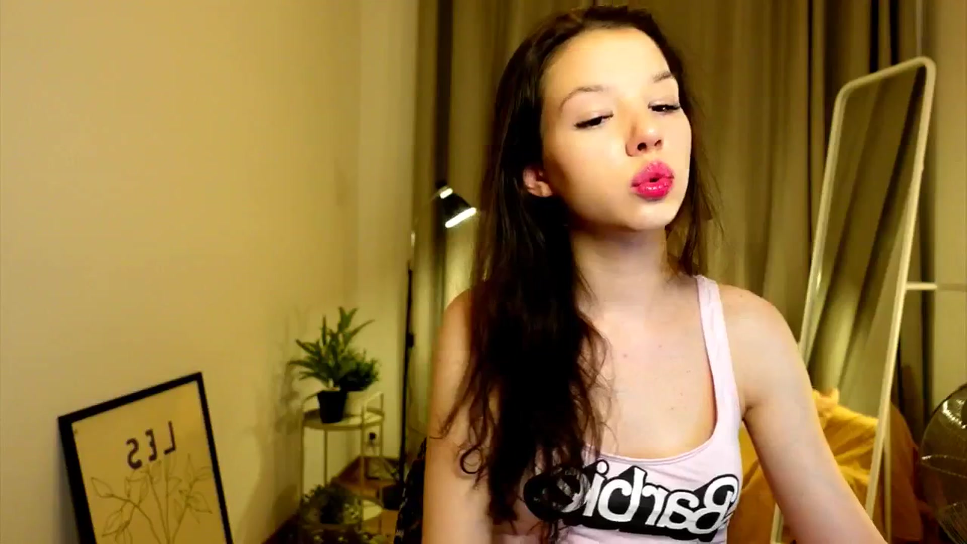 Gallery image thumbnail from LovePilll's myfreecams stream on, 06/30/2025, 12:01 image 5 of 20