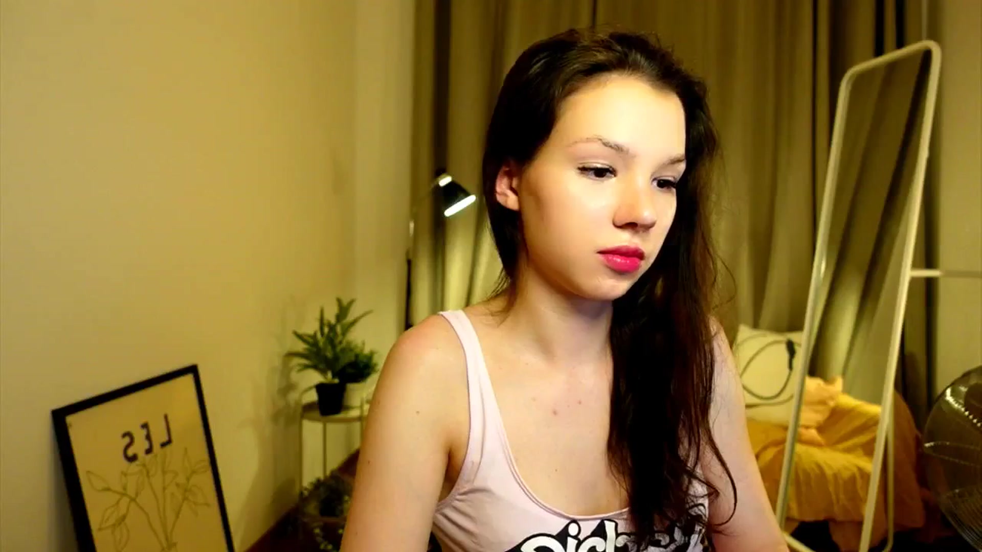 Gallery image thumbnail from LovePilll's myfreecams stream on, 06/30/2025, 12:01 image 15 of 20