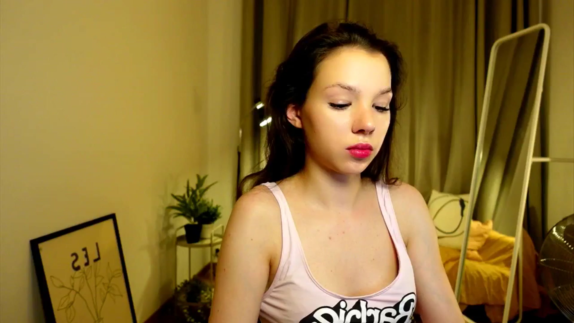 Gallery image thumbnail from LovePilll's myfreecams stream on, 06/30/2025, 12:01 image 14 of 20